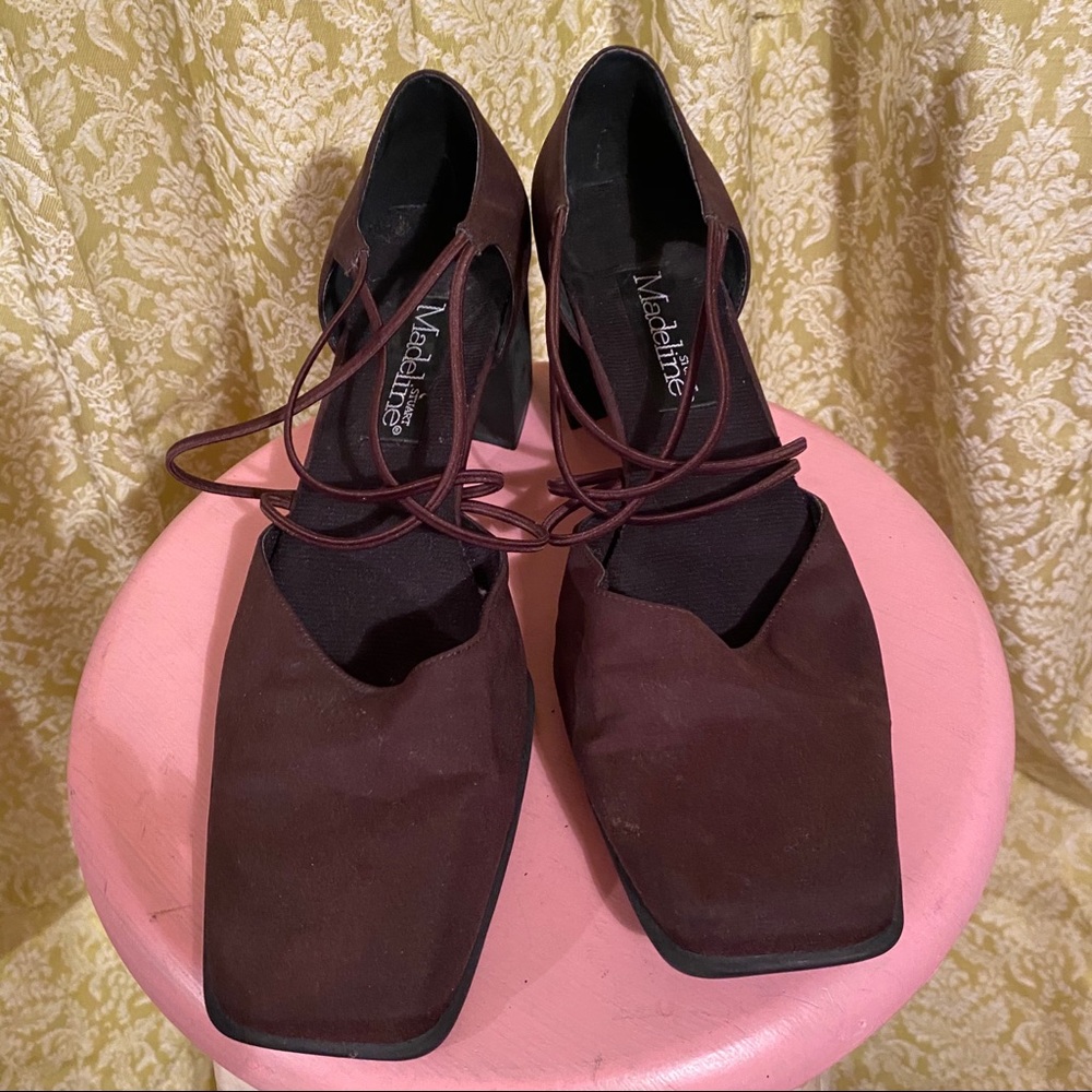 🌈 Extremely 90s brown square toe sandals heels